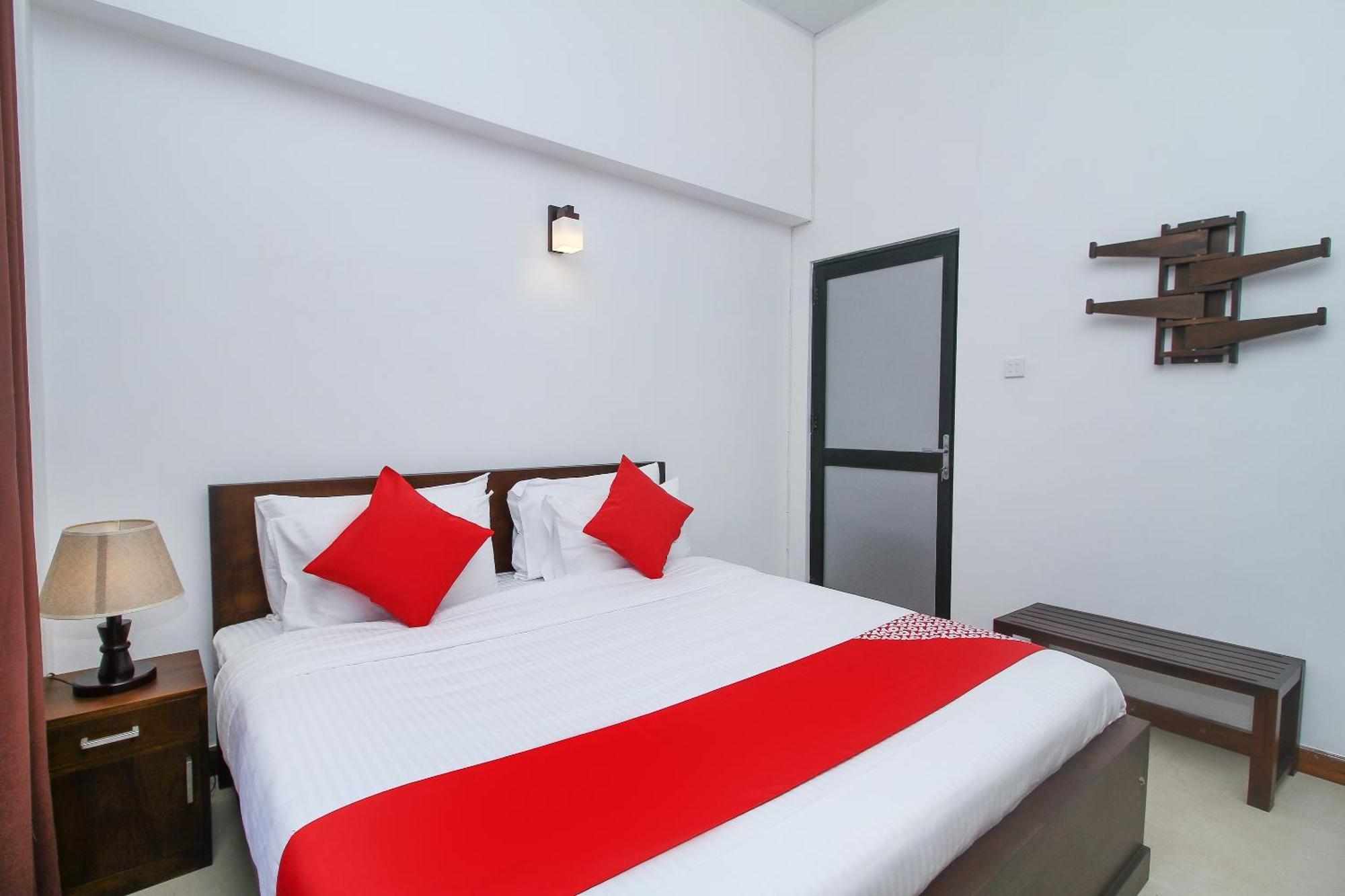 Delphin Hotel Нувара-Элия Номер фото