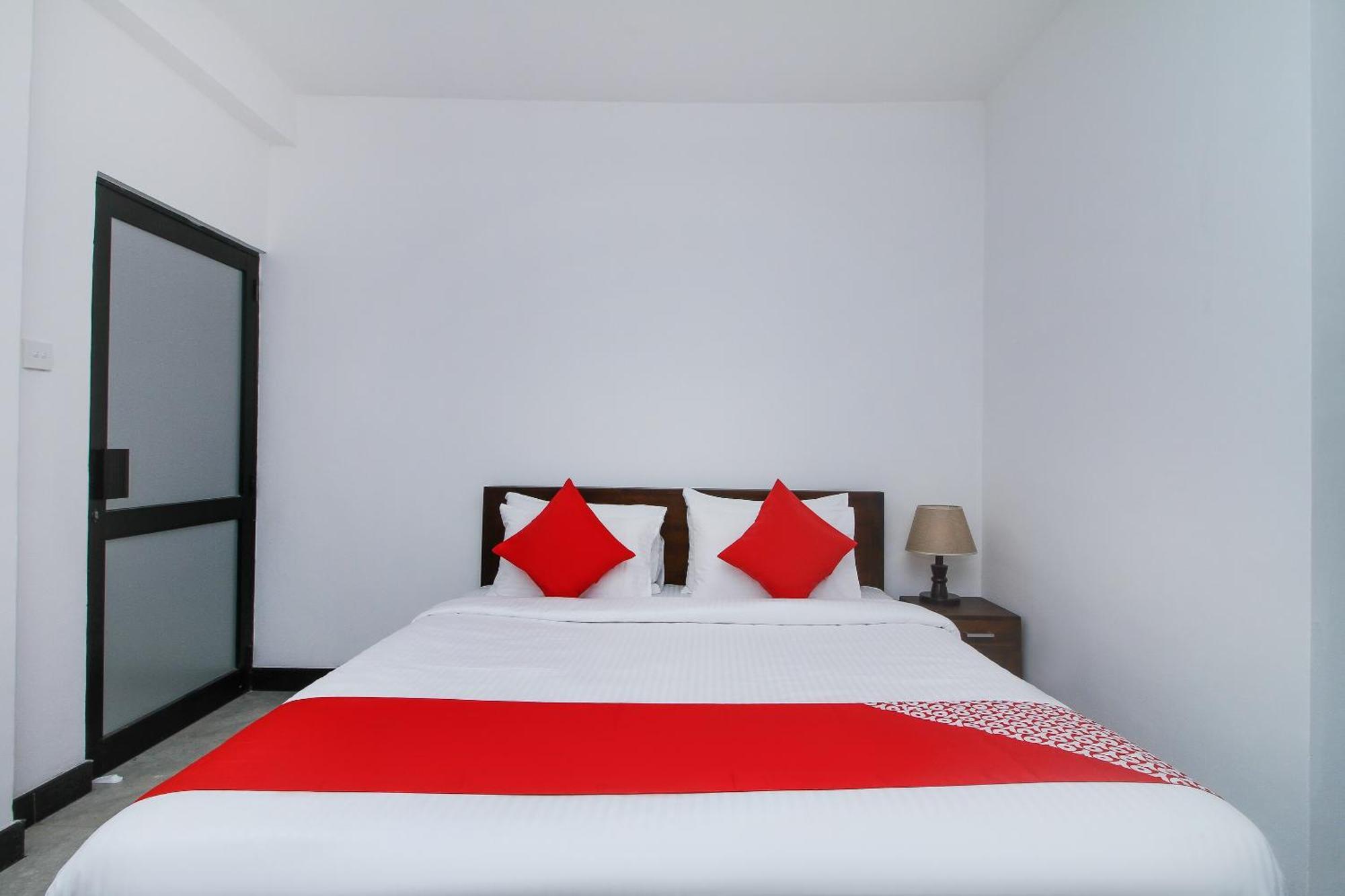 Delphin Hotel Нувара-Элия Номер фото